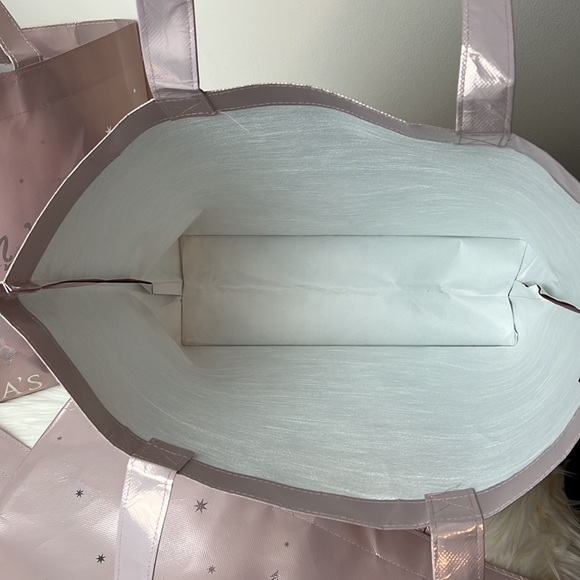 Victoria’s Secret Pink Snowflake VS Logo Reusable Gift Bag, Shopping Bag - Picture 8 of 8